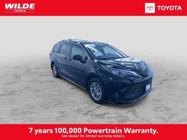 Thumbnail: 2026 Toyota Sienna - 3