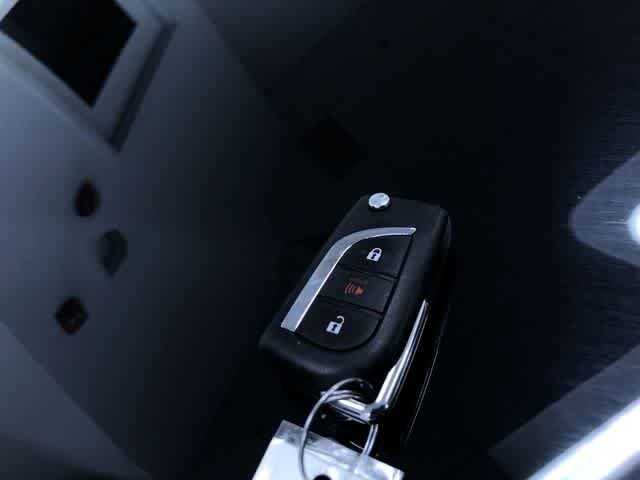 Thumbnail: 2025 Toyota RAV4 - 32