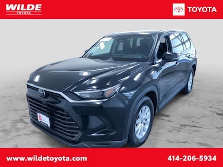 Shop 2025 Toyota Grand Highlander XLE Sport Utility For Sale Milwaukee, Wisconsin