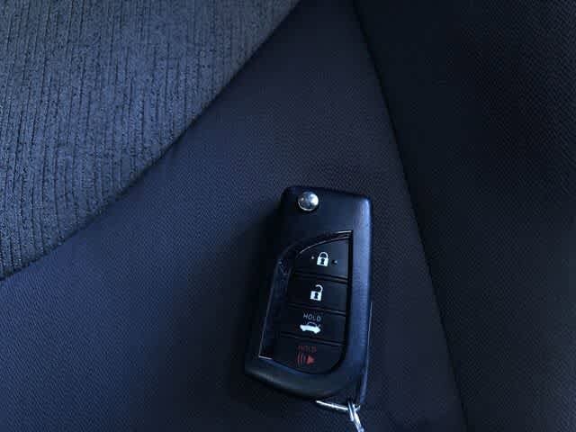 Thumbnail: 2023 Toyota Camry - 31