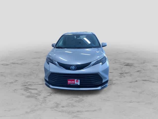 Thumbnail: 2025 Toyota Sienna - 5