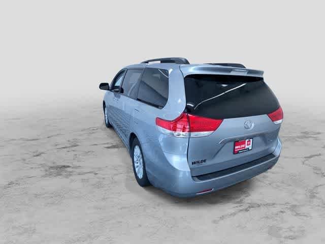 Thumbnail: 2014 Toyota Sienna - 8
