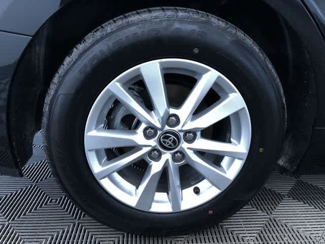 Thumbnail: 2025 Toyota Camry - 17