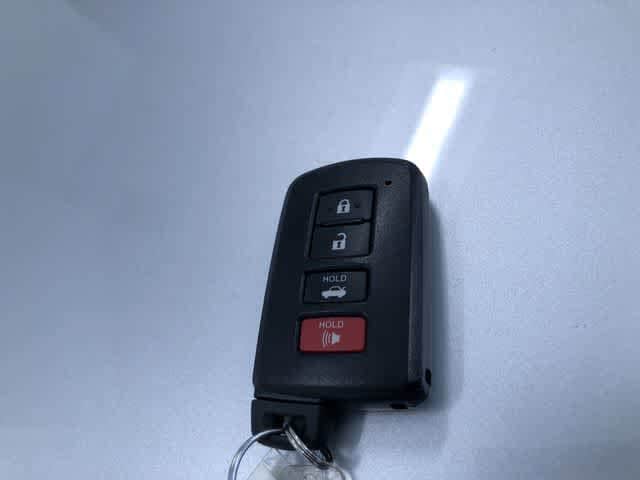 Thumbnail: 2012 Toyota Camry - 33