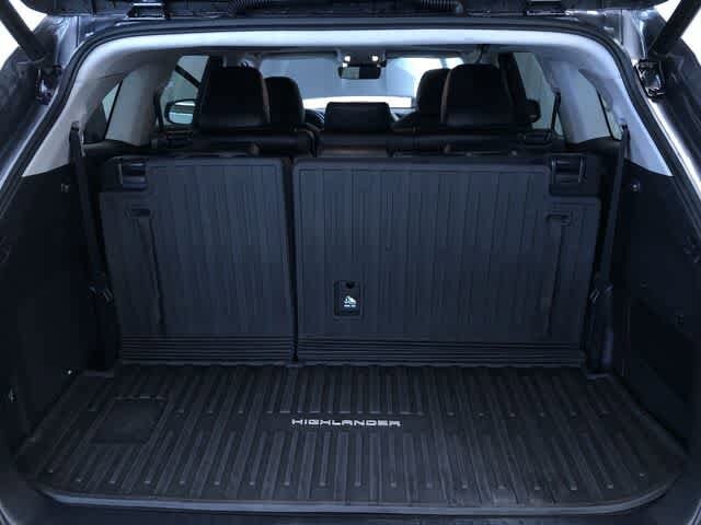 Thumbnail: 2020 Toyota Highlander - 33