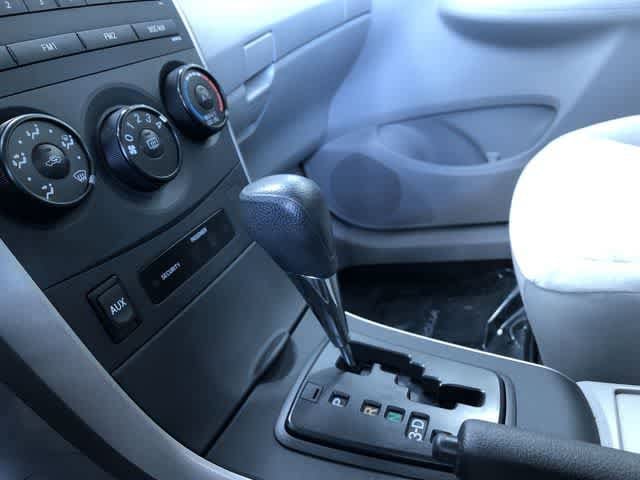 Thumbnail: 2009 Toyota Corolla - 28