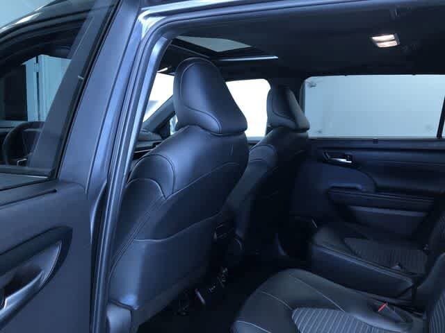 Thumbnail: 2025 Toyota Highlander - 20