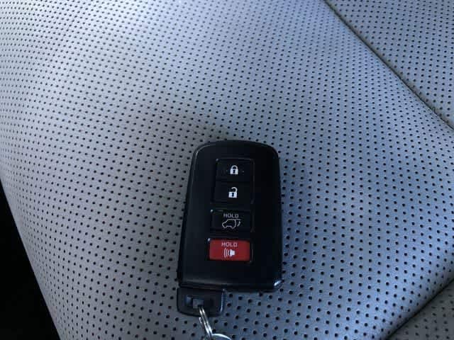 Thumbnail: 2017 Toyota Highlander - 37
