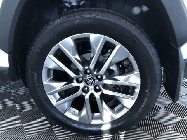 Thumbnail: 2025 Toyota RAV4 - 8