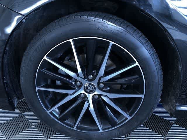 Thumbnail: 2022 Toyota Camry - 16