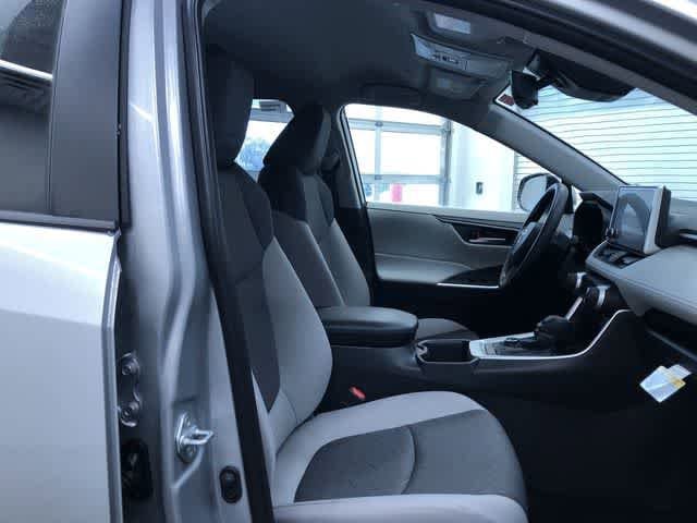 Thumbnail: 2025 Toyota RAV4 - 14