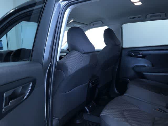 Thumbnail: 2023 Toyota Highlander - 18