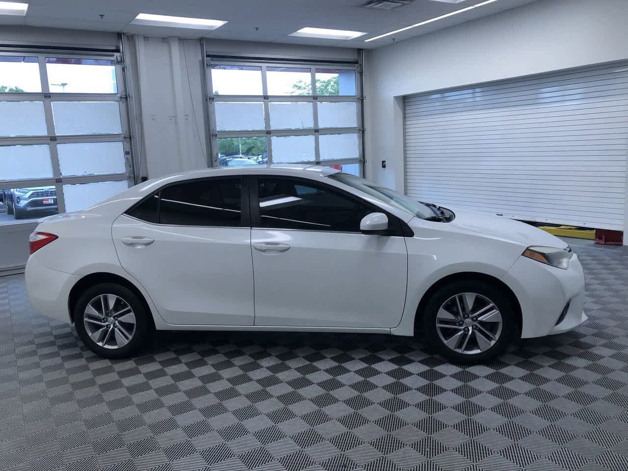 Thumbnail: 2015 Toyota Corolla - 35