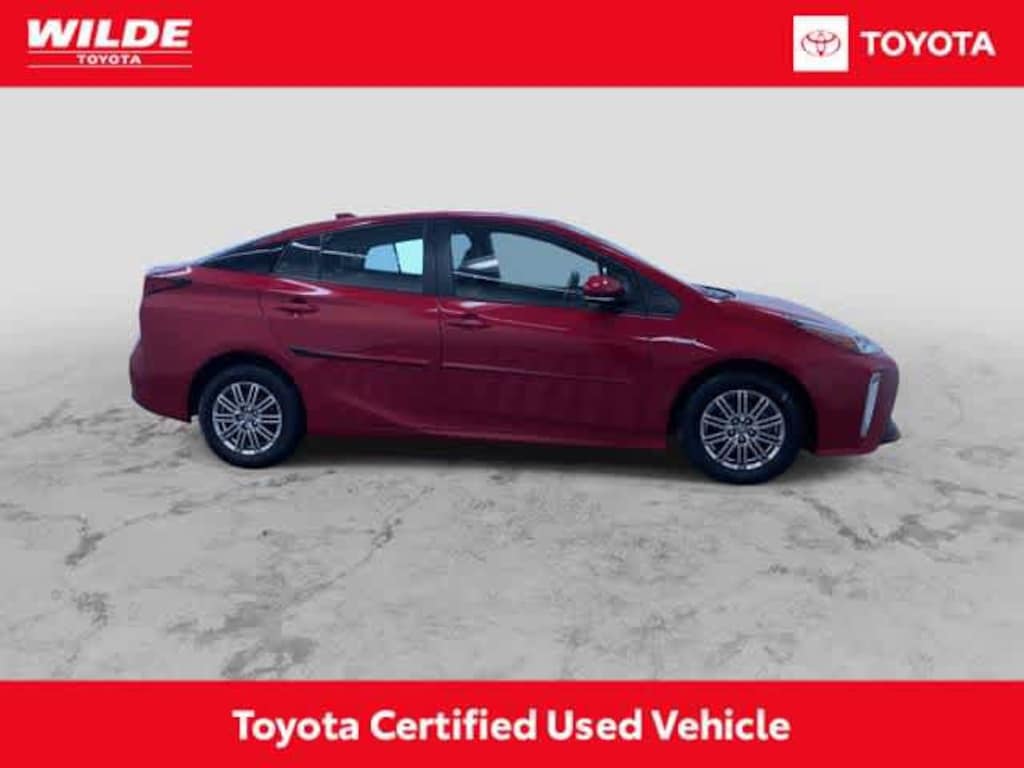Certified 2021 Toyota Prius XLE Car