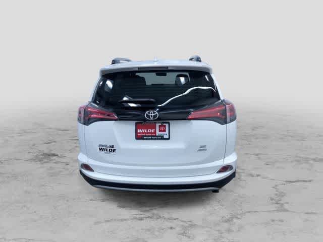 Thumbnail: 2018 Toyota RAV4 - 8