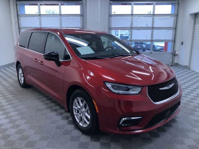 Thumbnail: 2025 Chrysler Pacifica - 37