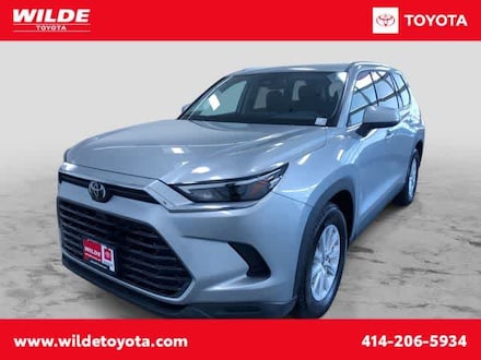 Shop 2025 Toyota Grand Highlander XLE Sport Utility For Sale Milwaukee, Wisconsin