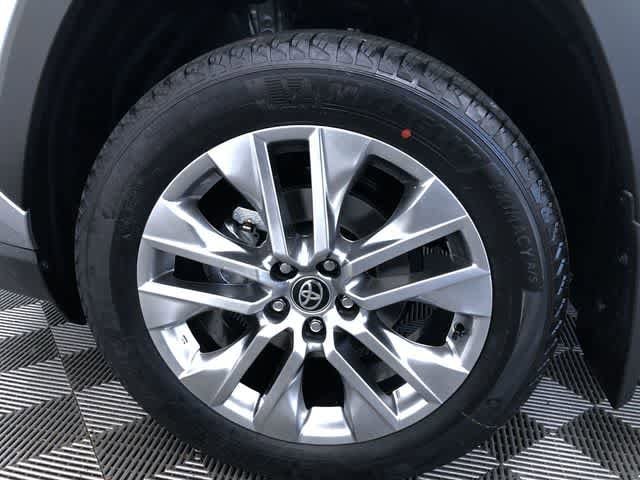 Thumbnail: 2025 Toyota RAV4 - 8