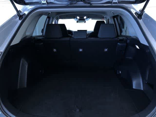 2025 Toyota RAV4 LE - Photo 33