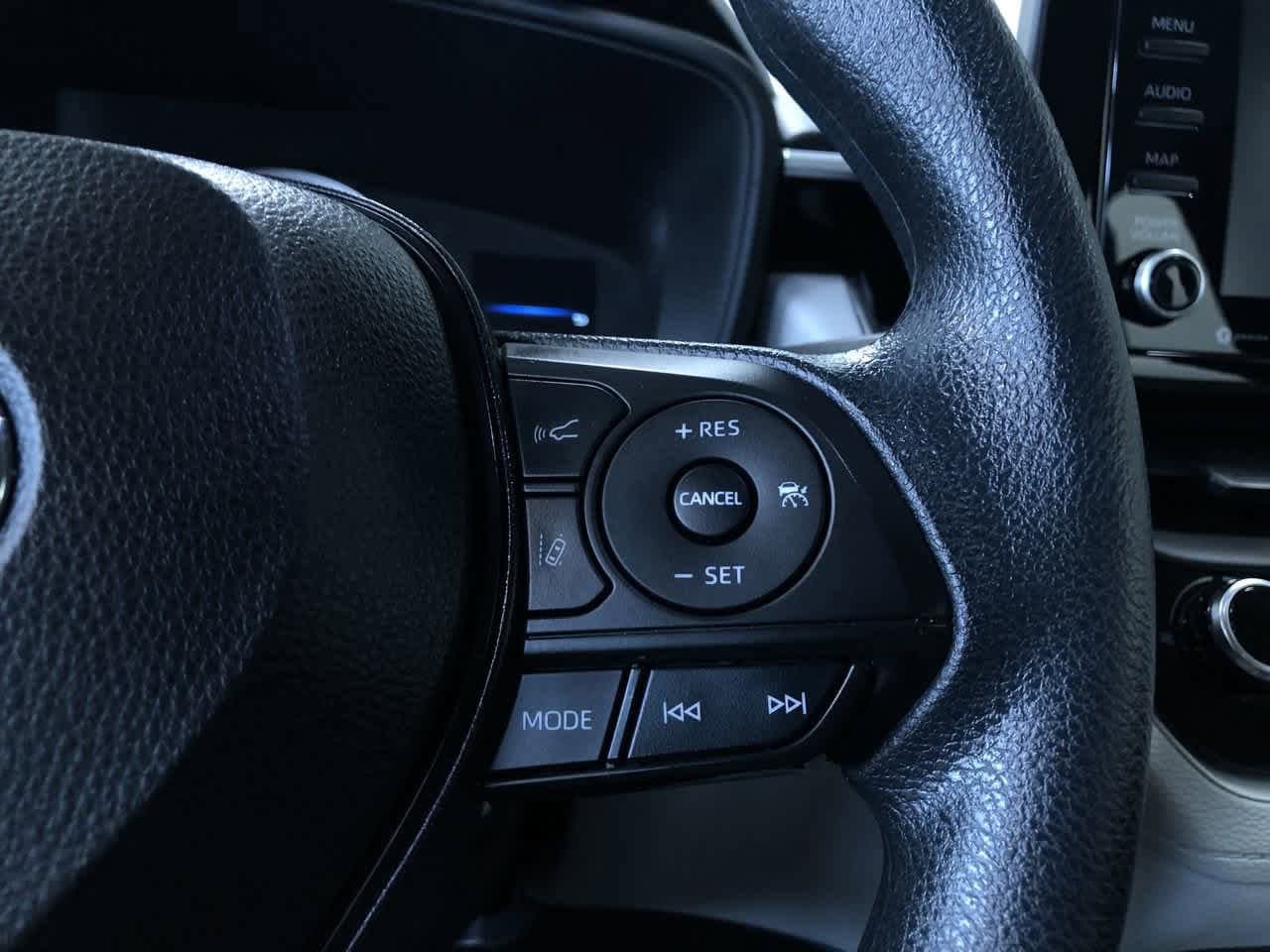 2022 Toyota Corolla Cross L 27