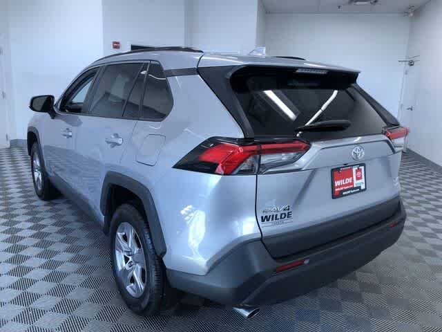 2022 Toyota RAV4 XLE photo 4