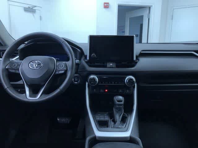 Thumbnail: 2023 Toyota RAV4 - 17