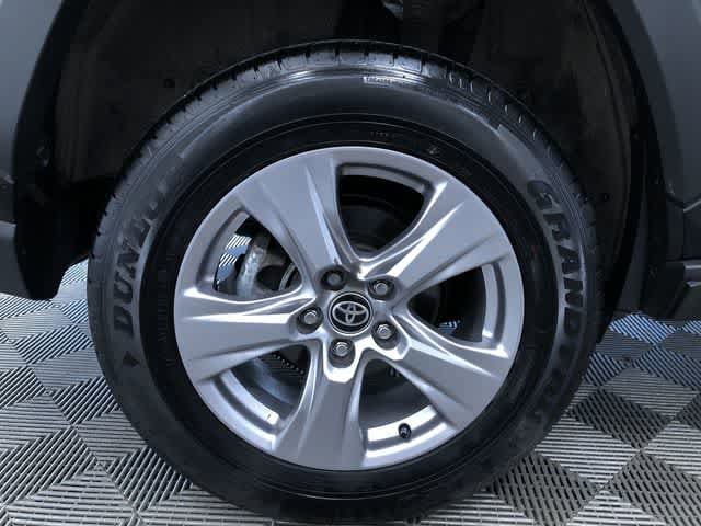 Thumbnail: 2025 Toyota RAV4 - 16