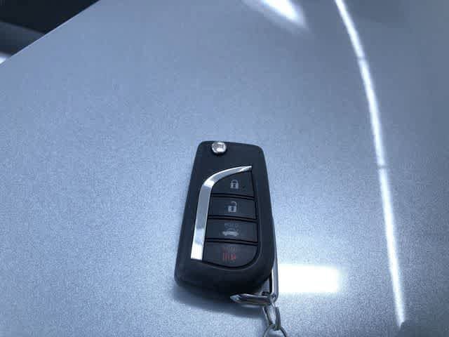 Thumbnail: 2022 Toyota Camry - 32