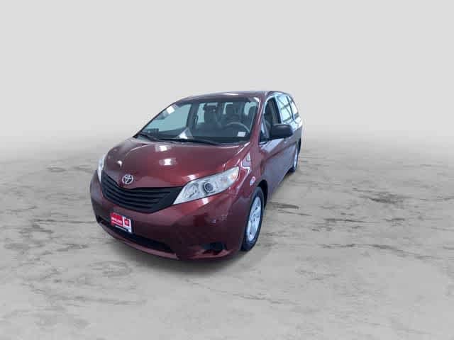 Thumbnail: 2012 Toyota Sienna - 6
