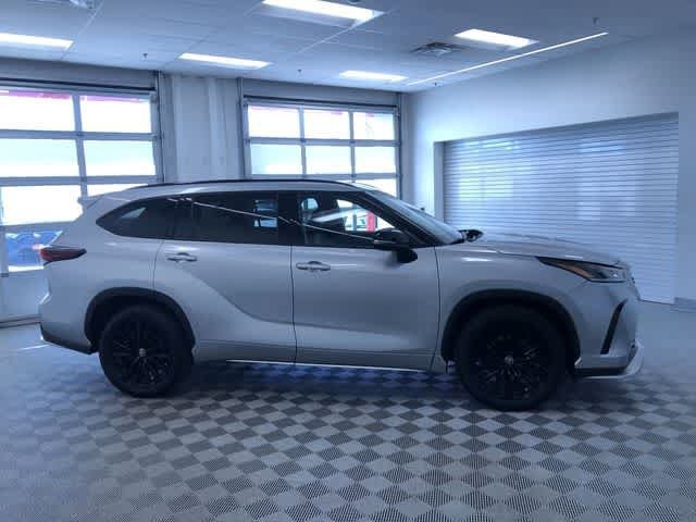 Thumbnail: 2025 Toyota Highlander - 36