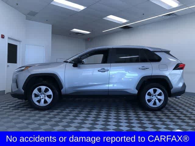2024 Toyota RAV4 LE photo 3