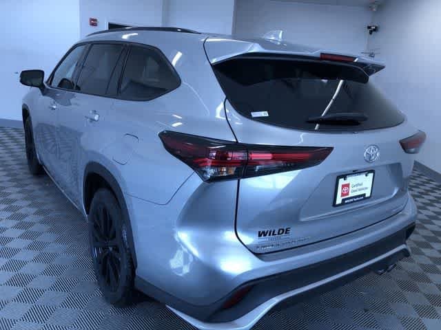 Thumbnail: 2025 Toyota Highlander - 12