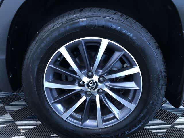 Thumbnail: 2019 Toyota Highlander - 16