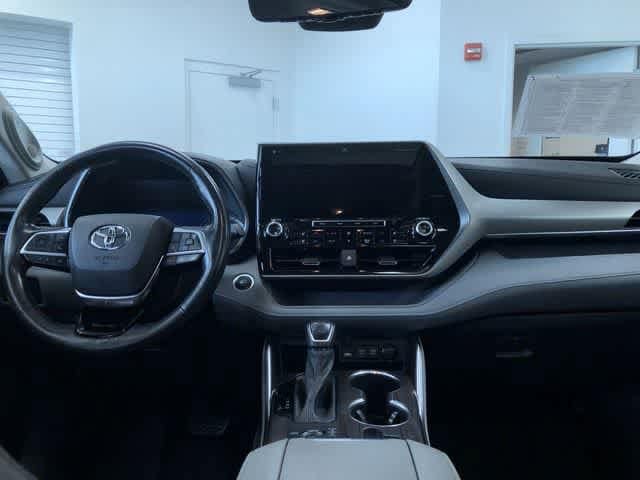 Thumbnail: 2020 Toyota Highlander - 9