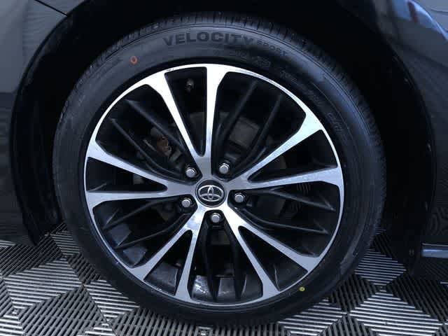 Thumbnail: 2019 Toyota Camry - 16