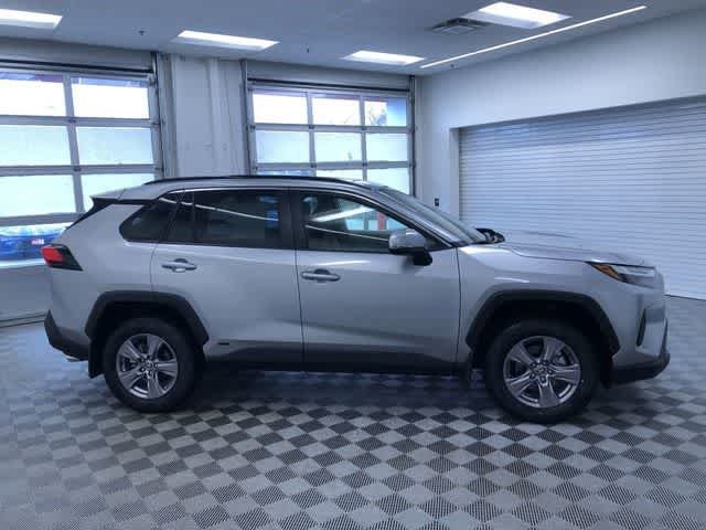 Thumbnail: 2025 Toyota RAV4 - 27