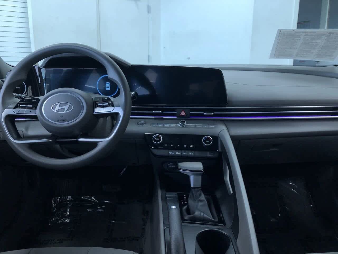 2024 Hyundai Elantra SEL 17