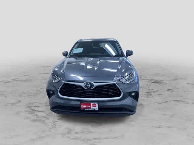 Thumbnail: 2022 Toyota Highlander - 4