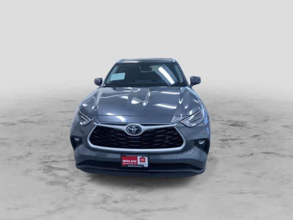 Used 2022 Toyota Highlander XLE Sport Utility