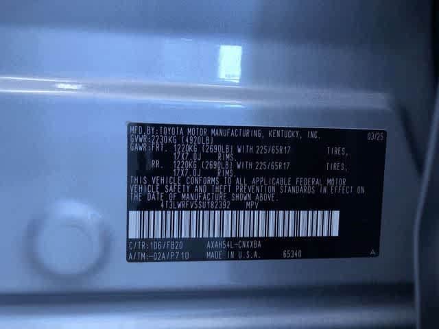 2025 Toyota RAV4 LE - Photo 33