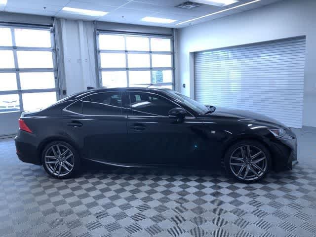 Thumbnail: 2017 Lexus IS - 36