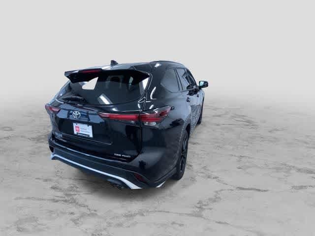 Thumbnail: 2025 Toyota Highlander - 9