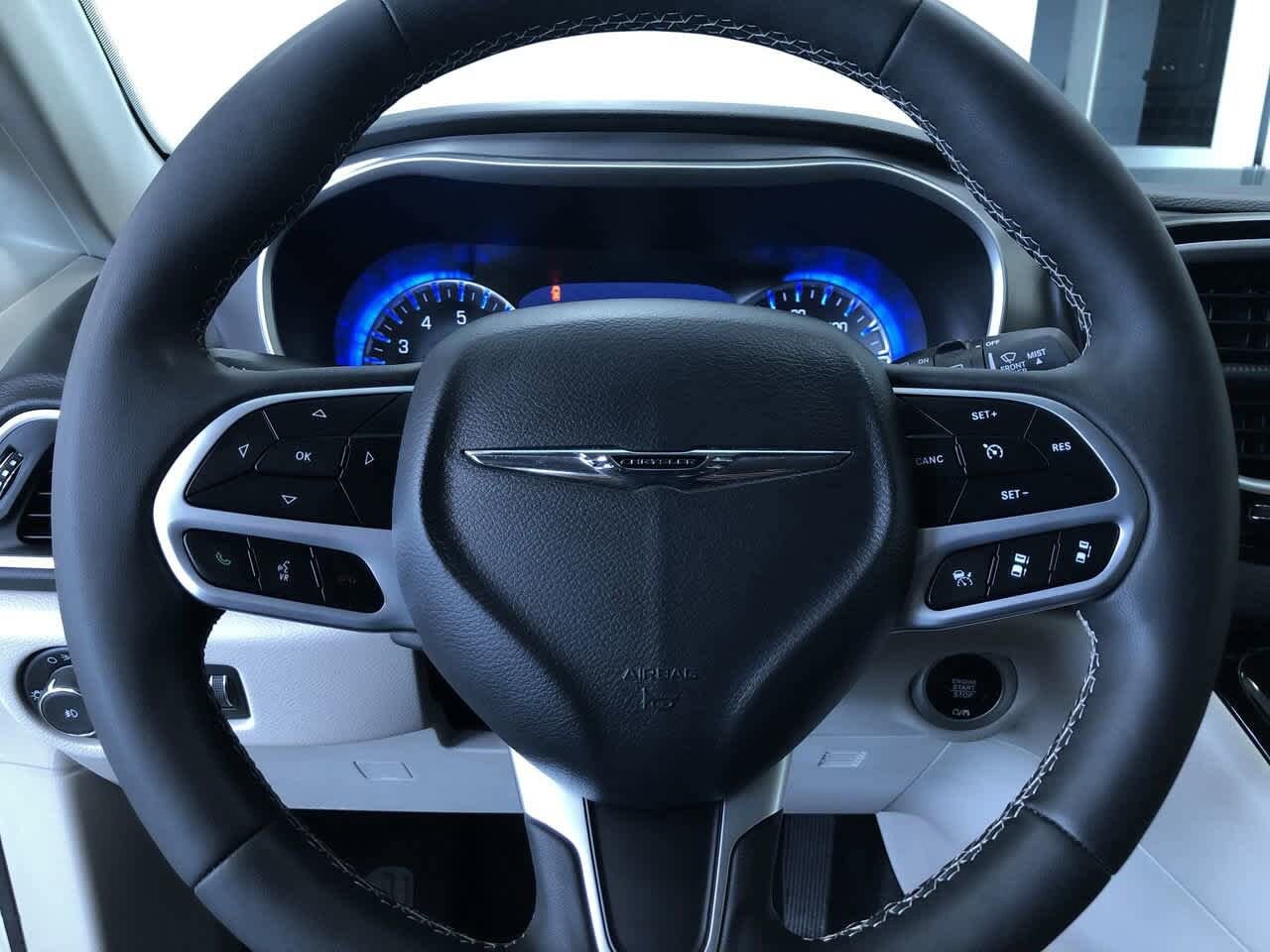 2024 Chrysler Pacifica Touring L 24