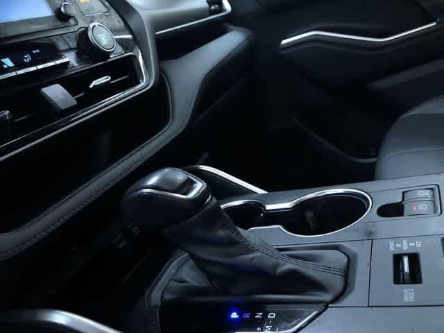 Thumbnail: 2021 Toyota Highlander - 29