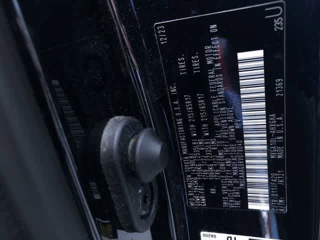 Thumbnail: 2024 Toyota Corolla Cross - 25