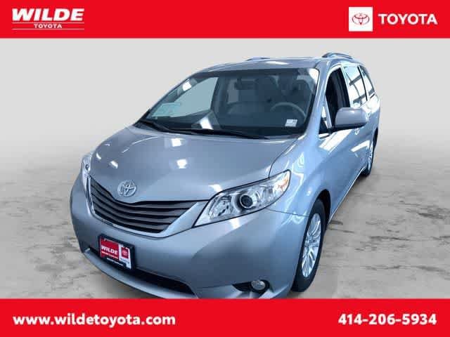Thumbnail: 2014 Toyota Sienna - 1
