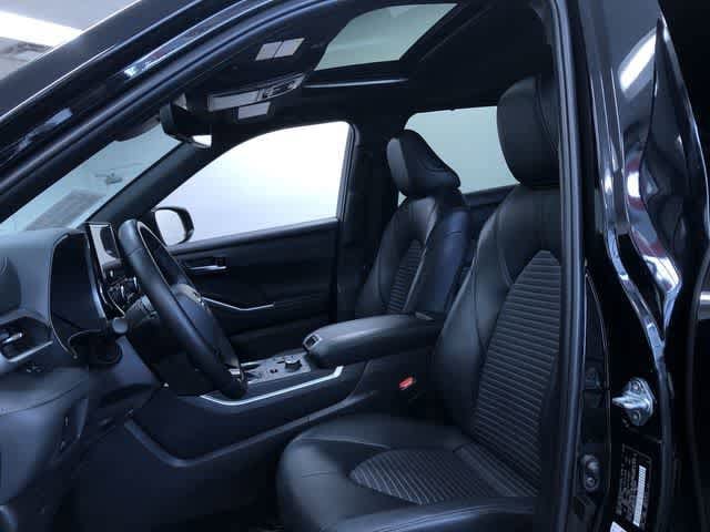 Thumbnail: 2025 Toyota Highlander - 13