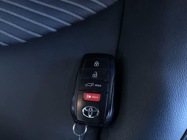 Thumbnail: 2025 Toyota Highlander - 31