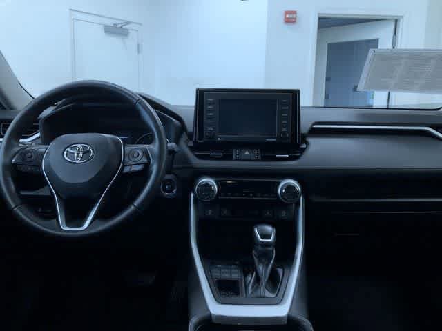 Thumbnail: 2021 Toyota RAV4 - 17