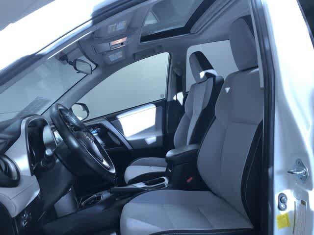 Thumbnail: 2016 Toyota RAV4 - 18